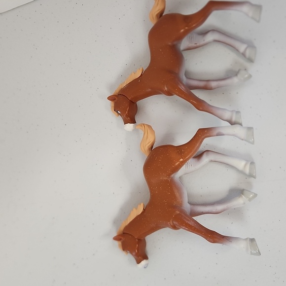 Just Play Spirit Riding Free Feed & Nuzzle 4" Foal Toy Action Figure Lot of 2 - Picture 6 of 6